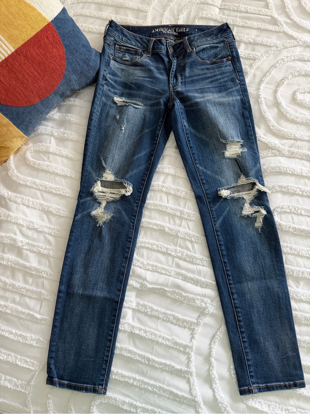American Eagle Outfitters Women's Ripped Medium Blue Skinny Jeans